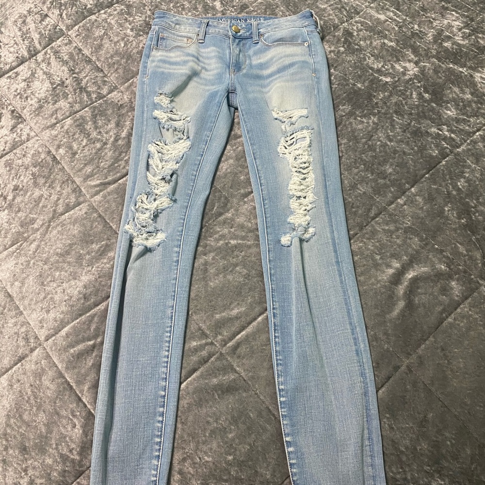 Light wash American Eagle Skinny Denim Jeans